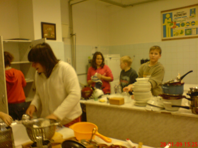 14719798520090215215553