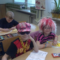 339198575crazy-den-v-1.a-010