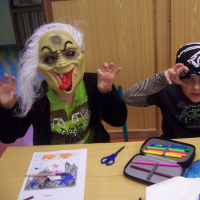 342615425den-plny-strasidel-100