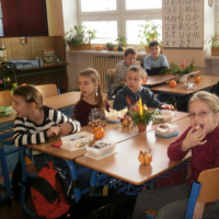 41593352pc220011