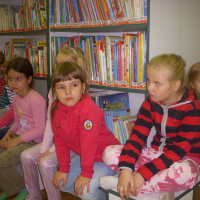 421569266knhovna08