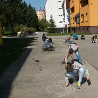 76073791620150423-20150423113409