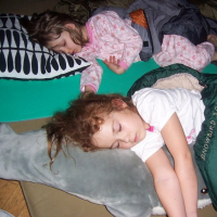 82381417noc-ve-skole-26