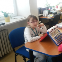 630506276deskovehry-04